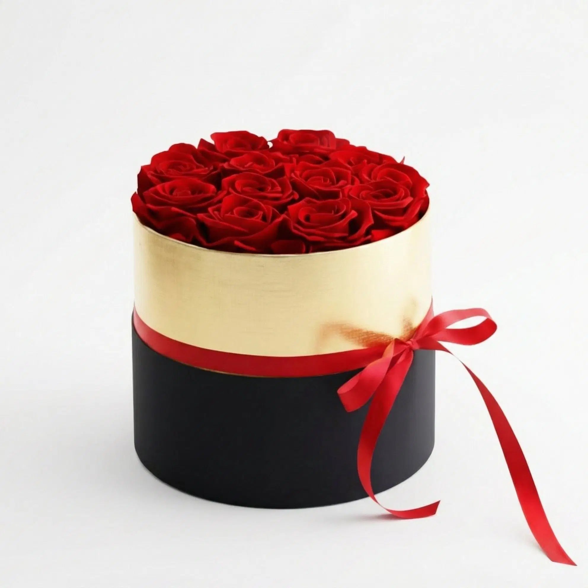 Eternal Roses Geschenkbox with real preserved roses by Amorlune, showcasing vibrant blooms in a decorative box.