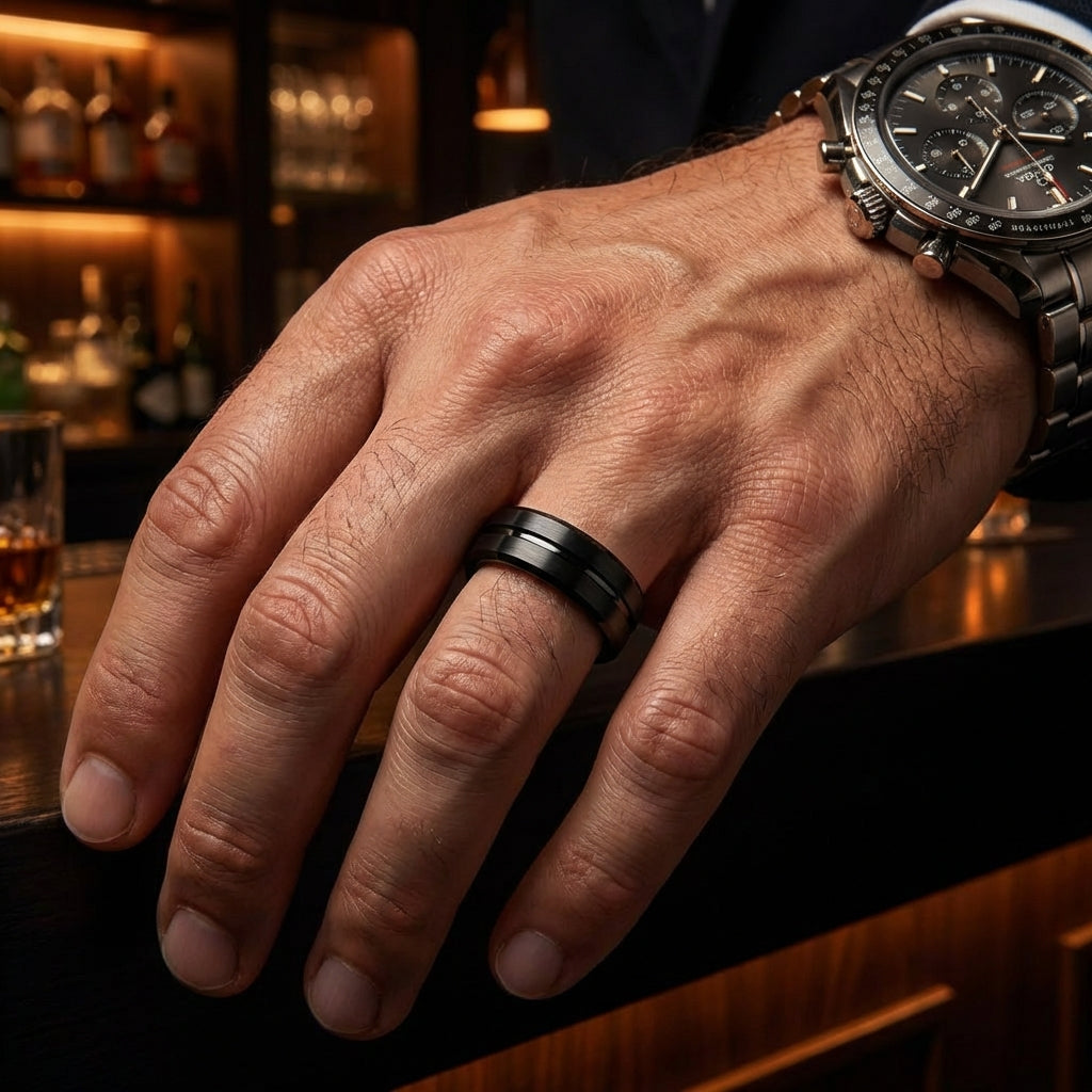 Schwarzer Herrenring aus Wolfram – 8mm, Modernes Design, Komfort-Fit - Amorlune