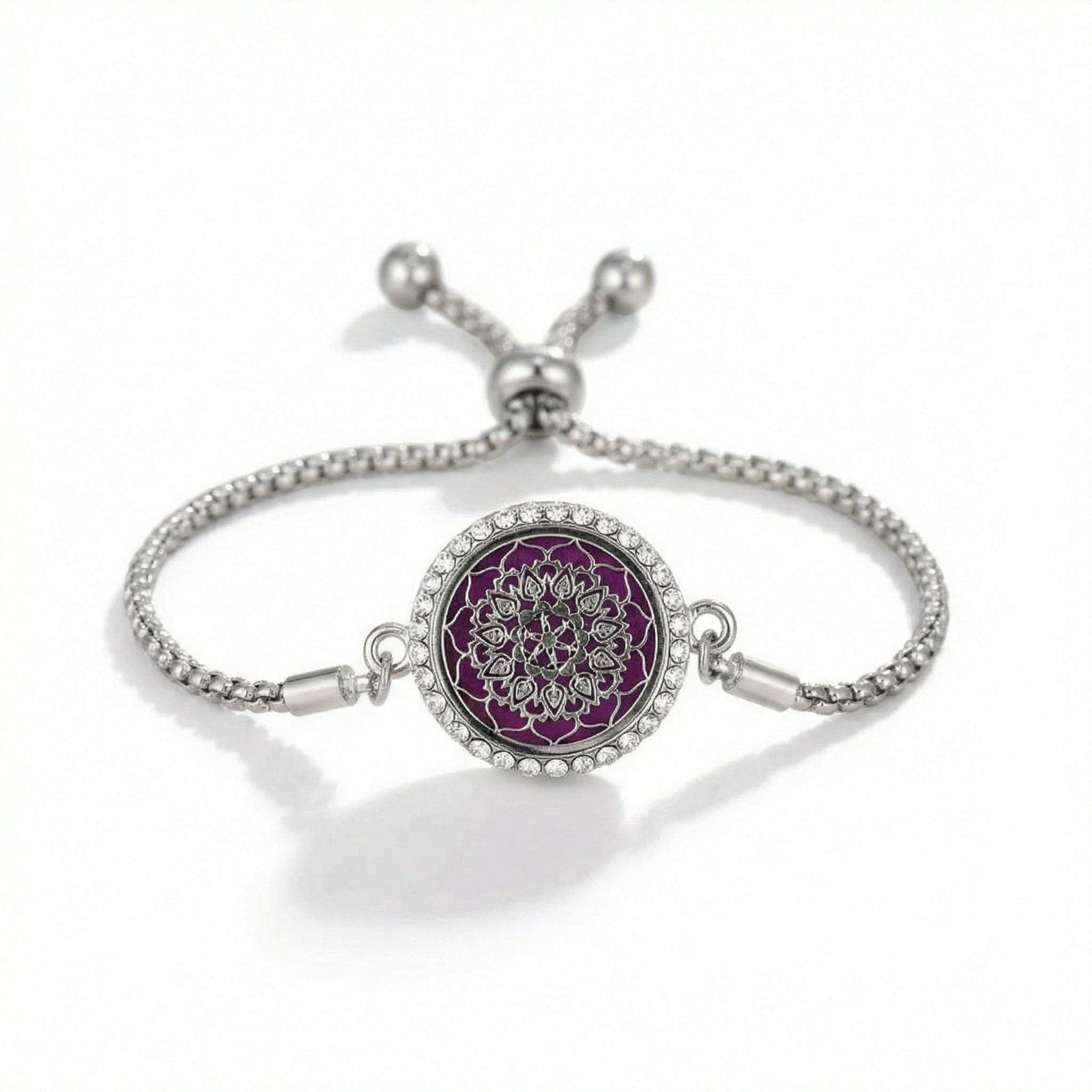 Verstellbares Amorlune Diffusor-Armband mit funkelnden Strasssteinen in Silberfarbe.