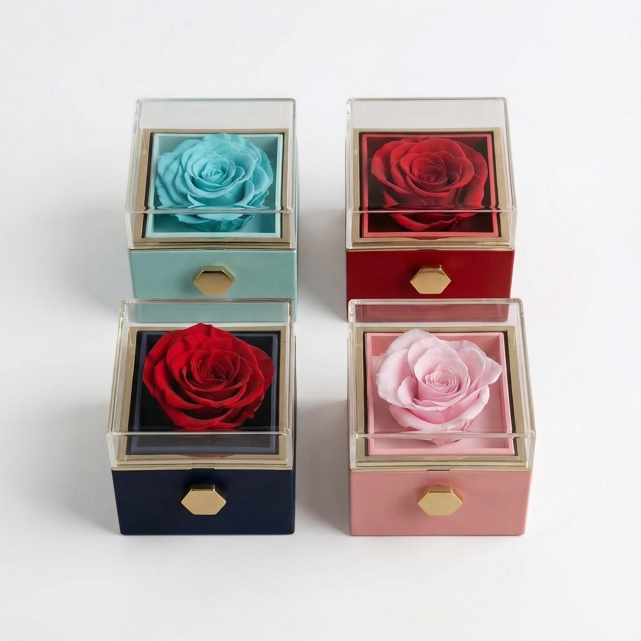 Ewige Kunstrosen Geschenkbox Classic by Amorlune featuring a decorative rose box and elegant necklace inside.