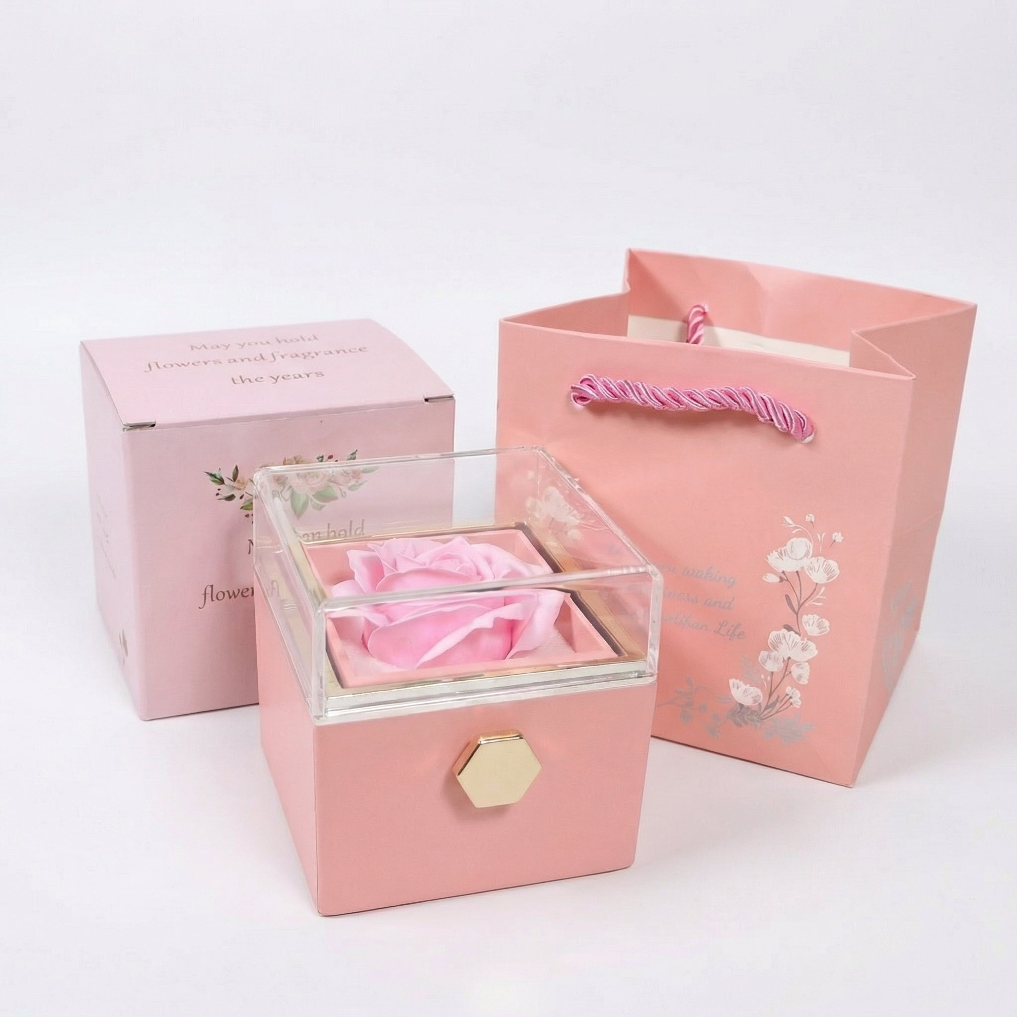 Ewige Kunstrosen Geschenkbox Classic by Amorlune, featuring a decorative box and a pendant necklace with roses.