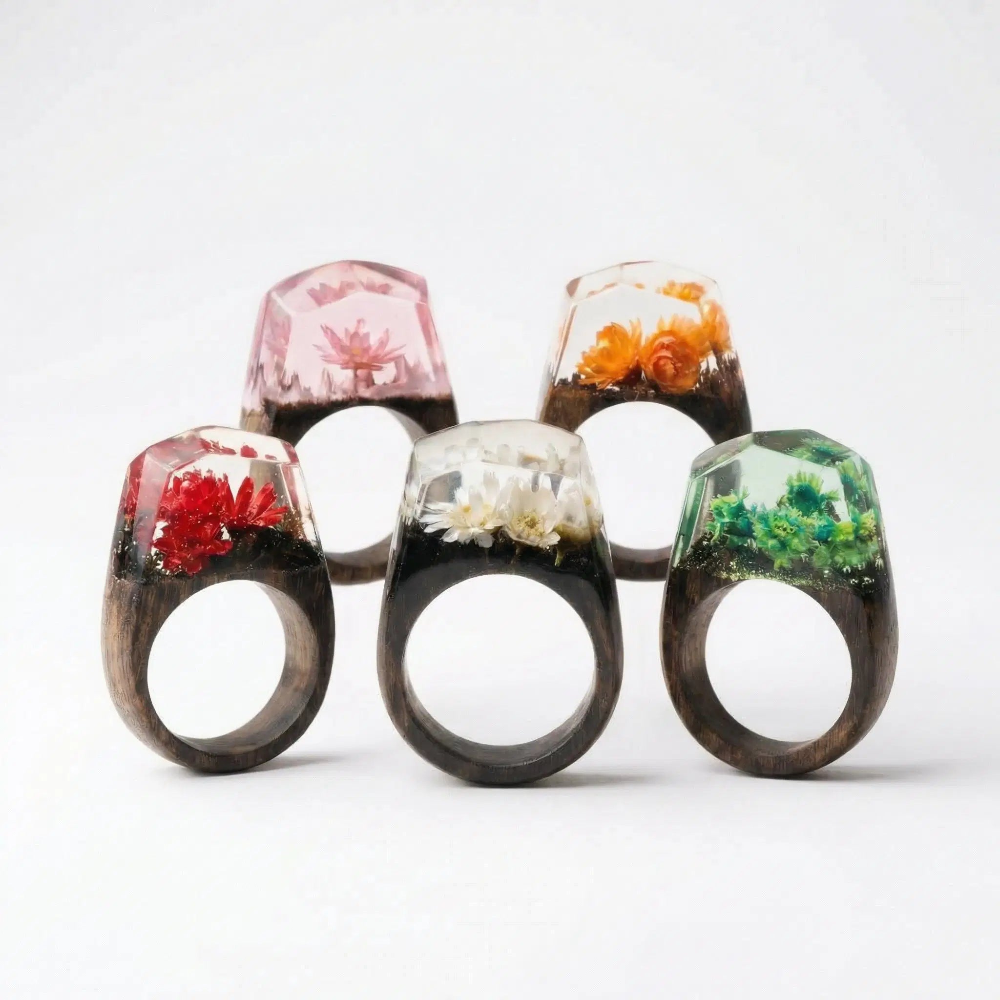 Timeless Ring – Handgefertigter Holzring mit Resin & floraler Eleganz - 96 Varianten - Unisex - Amorlune
