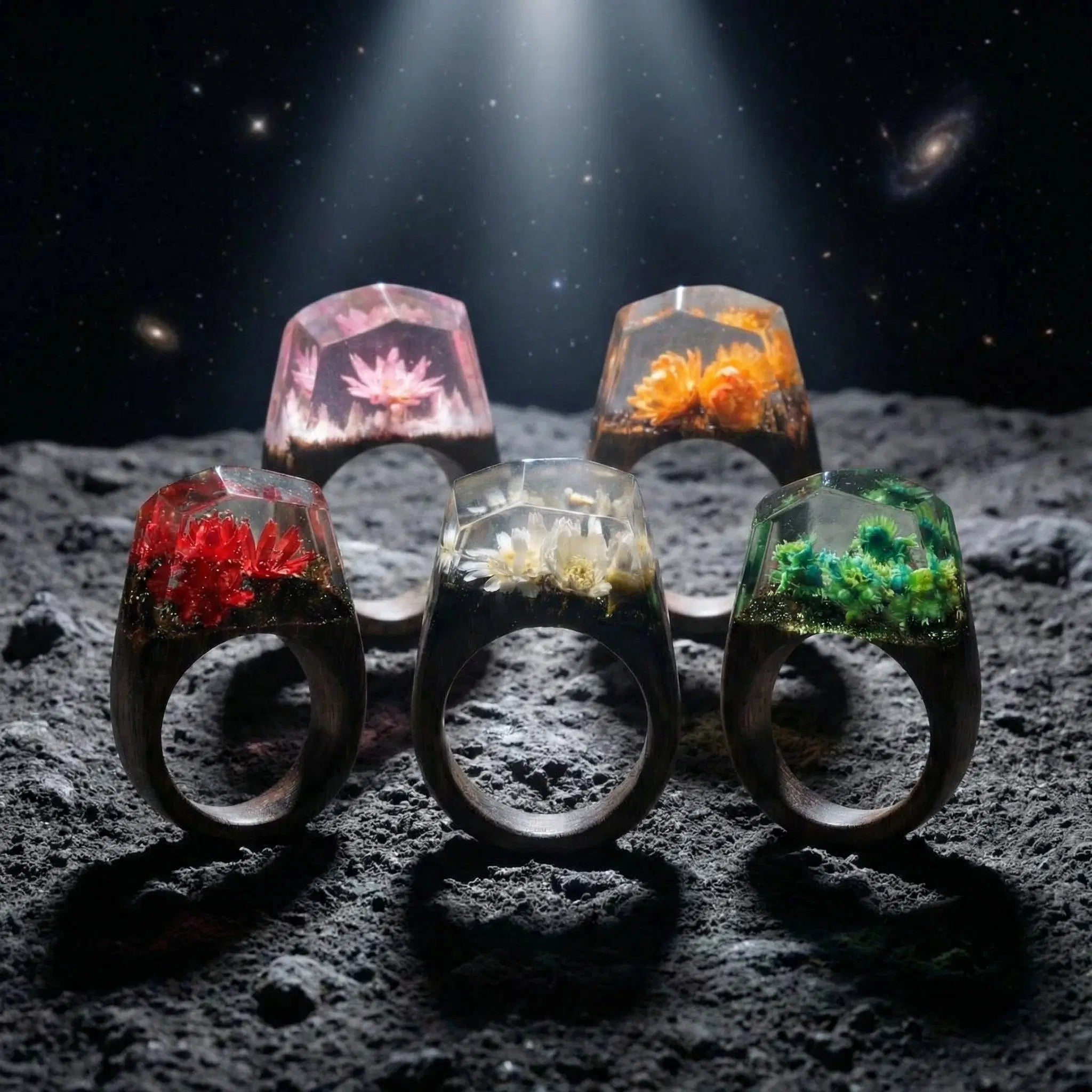 Anello in legno con resina & motivo floreale